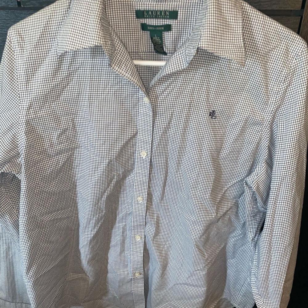 Women’s non-iron button up Ralph Lauren shirt
